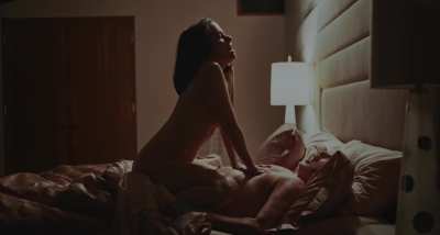 Parker Posey's delightfully mature plots in Beau is Afraid (4K source, slow motion)