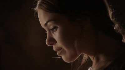 Roxanne McKee riding Emilia Clarke is goddamn sexy