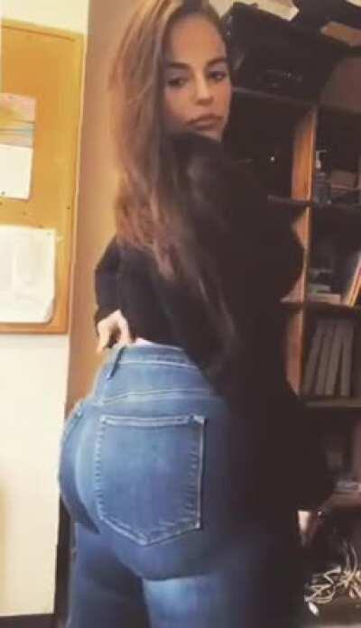 That denim packin'..