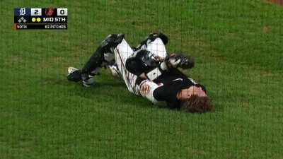 [Highlight] [Highlight] Adley Rutchsman makes a juggling grab as Gunnar Henderson looks on