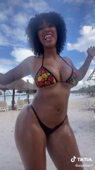 Sophiie (@iamsophiielikosky)