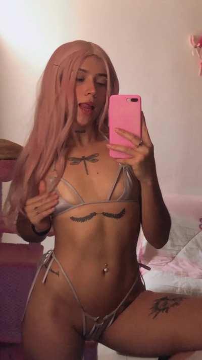 Hey! I'm Mia, 21 and always horny!