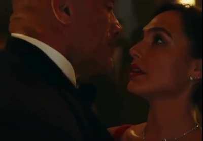 Gal Gadot needs to do a nude/sex scenes already