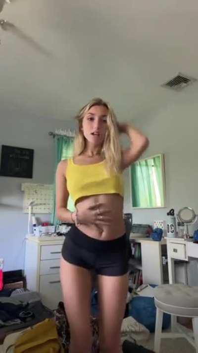 IRTR sexy blonde dancing in her room