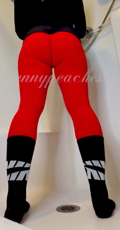 Kiss this under the mistletoe 💋