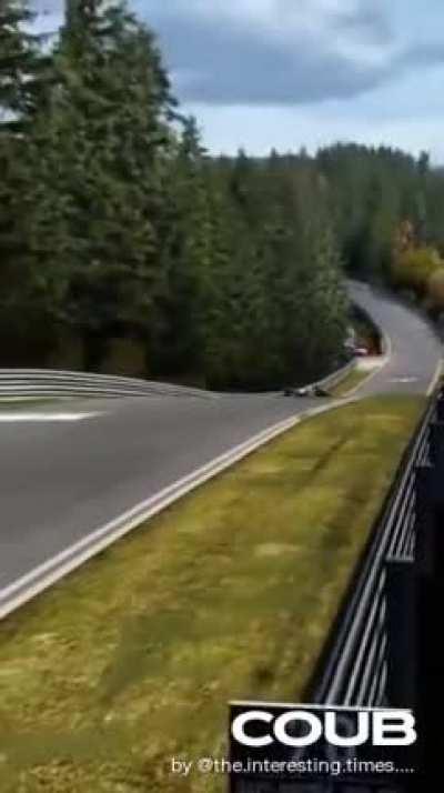 Вписался же!