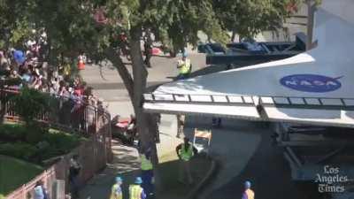 Shuttle from airport to the science center