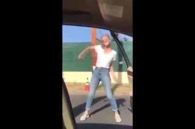 alguém prende esse meliante por favor