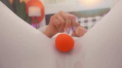 I made a huge mess squirting through my yoga pants 