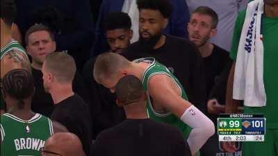 [Highlight] Crowd chant for the former Knicks player