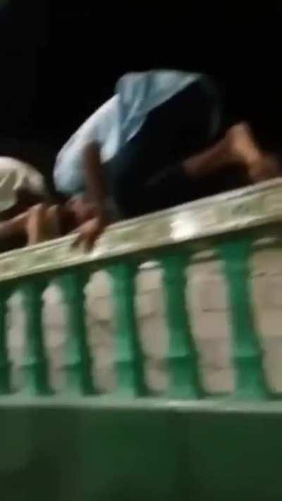 tidak mahu melawan hukum agama,maka mereka melawan hukum newton's