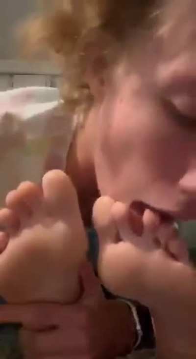 Amateur foot worship