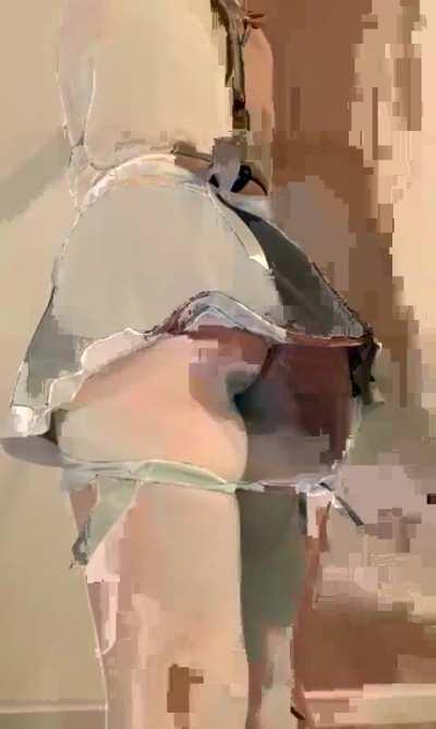 A very loud & explosive fart 🤤