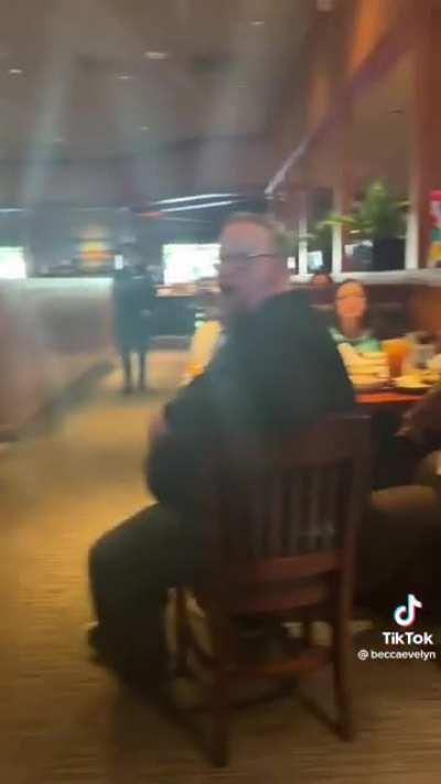 Girl Screams in a Red Lobster for a TikTok