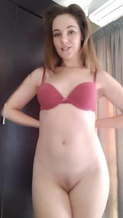 Small petite 5ft3. Heres my front side and back side