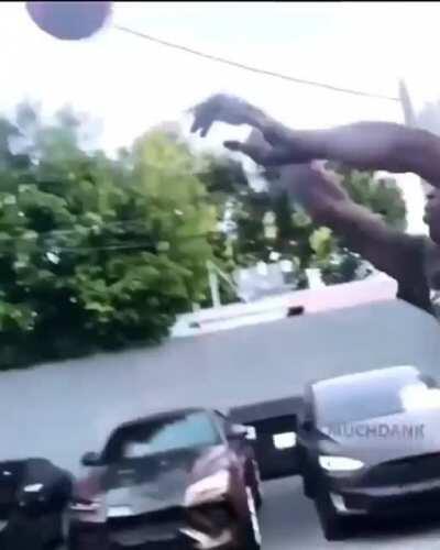 I BEEN LAUGHING AT THIS SHIT FOR 10 MINUTES STRAIGHT😭😭😭😭🤝