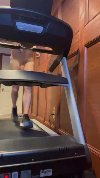 35[M] Naked Treadmill