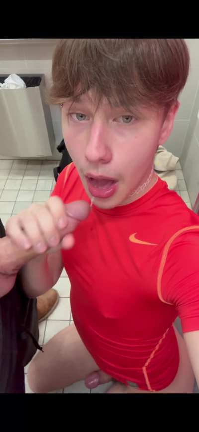 Let me make you cum in public😳