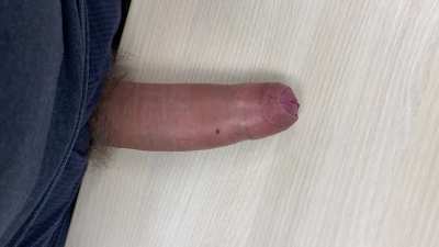 Who wants to see me cum while I'm humping my table?