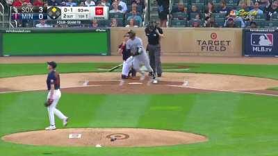 [Highlight] Sano shows the little leaguers what not to do on a pop fly