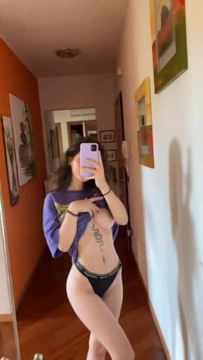 Cute boobs, cute butt 💕🥰