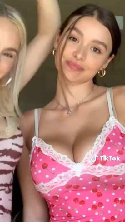 Who’s is hotter? Left or right?