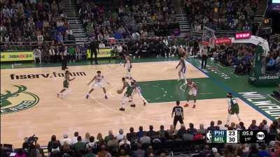 [Highlight] Pat Bev shows how to guard Giannis