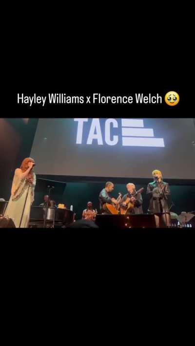 Hayley Williams x Florence Welch during The Ally Coalition show tonight!
