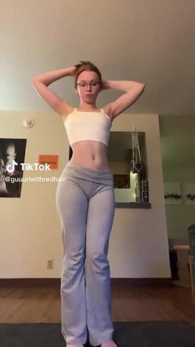 She kinda looks like a rat but god damn that ass