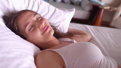 I Just Shared a Bed with My Cute Stepsis