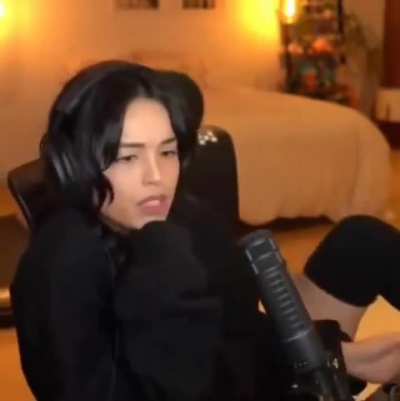 She looks so sexy in this video 🤤🤤🤤