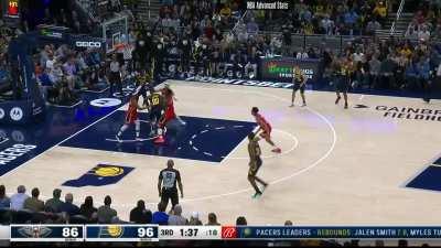 [Highlight] Zion manhandling Mathurin for the steal