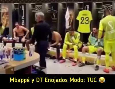 doblaje Mbappe enojado en el entretiempo con el DT de nombre de Champagne