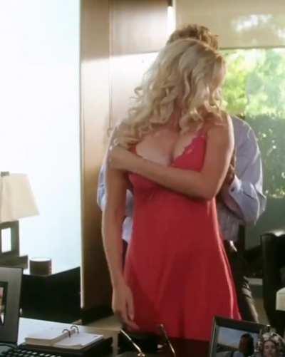 Scarlett in He’s Just Not That Into You