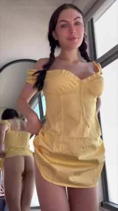 Pay attention to the mirror for a treat 😉