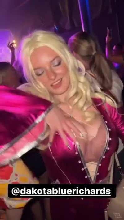 Dakota Blue Richards