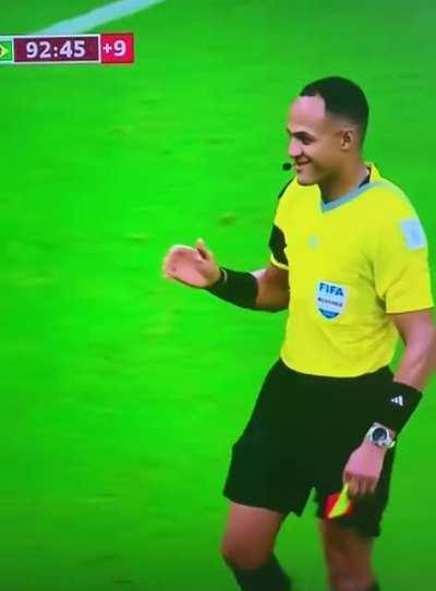 The referee dapping before sending Aboubakar off after a second yellow card!
