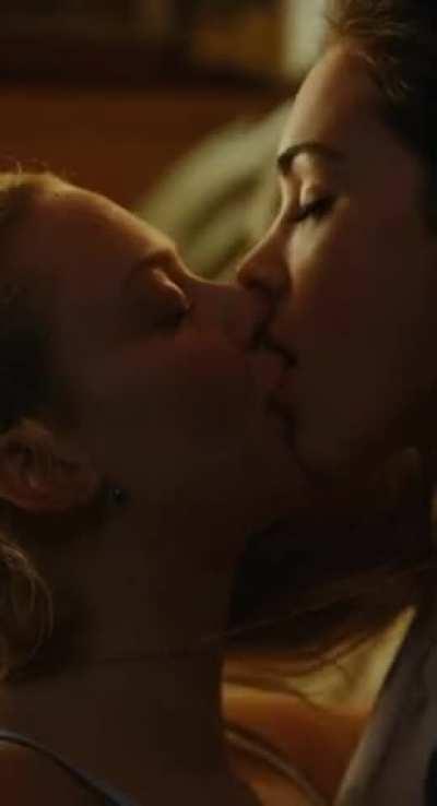 Megan Fox & Amanda Seyfried making out was too damn hot.