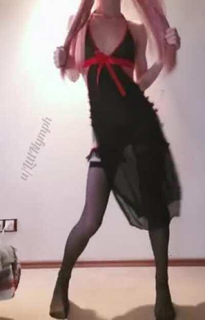 Stockings and dress .. what could be more cute :3