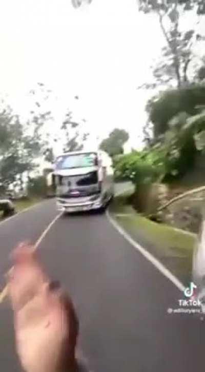 Just this guy and a random bus driver vibing.