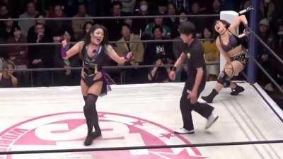 Sumire Natsu performs the shattered dreams on Io Shirai