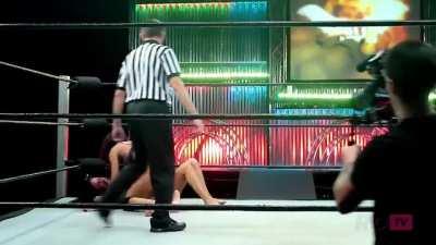 Elle subject to nearly two minutes of Destiny's low blows