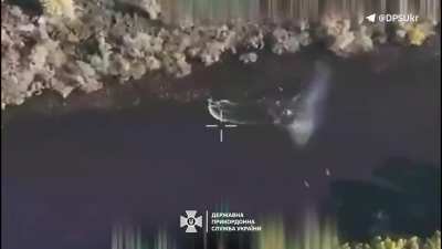 Ukrainian Border Guards hit Russian soldiers on a boat with FPV strike drone. Kherson direction. Published January 15, 2025