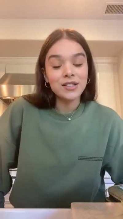 Chef Hailee is ready to bake!