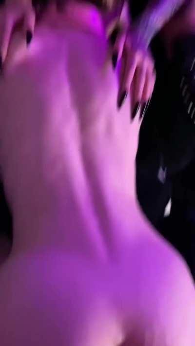 [Kik/wickr thebwc9] WANTED! Buds with a 1st class taste to tease & drain my BWC balls.