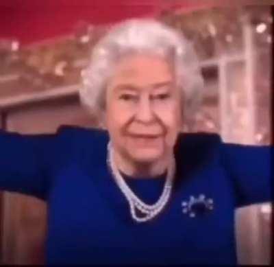 Queen Lizzie Dancing