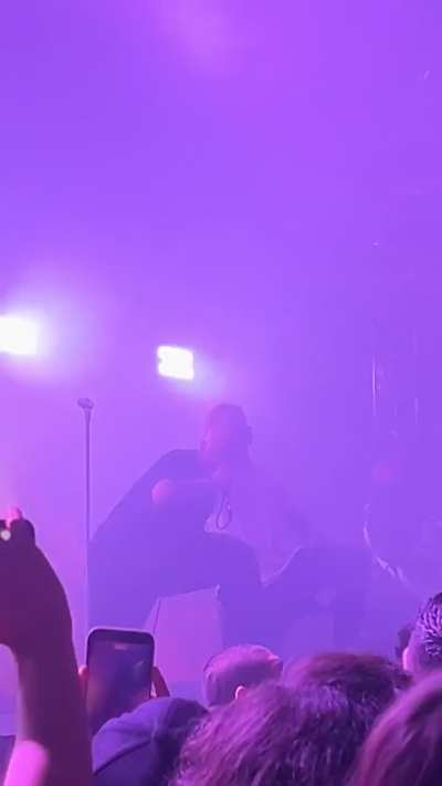 Who is this singing with Will?