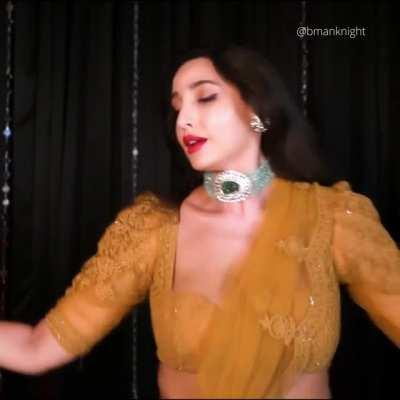 Nora Fatehi Bouncing BooB🍒😍