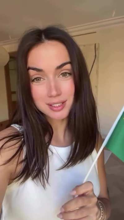 Ana promoting her coming visit to Comic Con Brazil in December