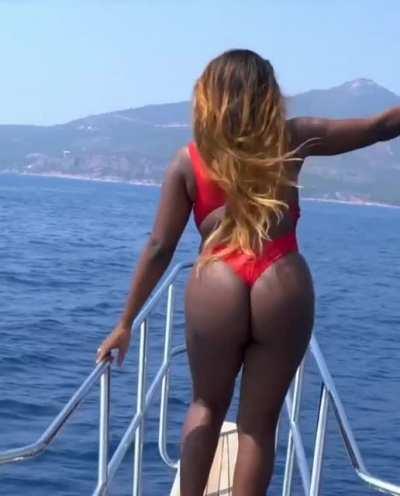 This woman is absolute perfection. I'd worship every inch of her